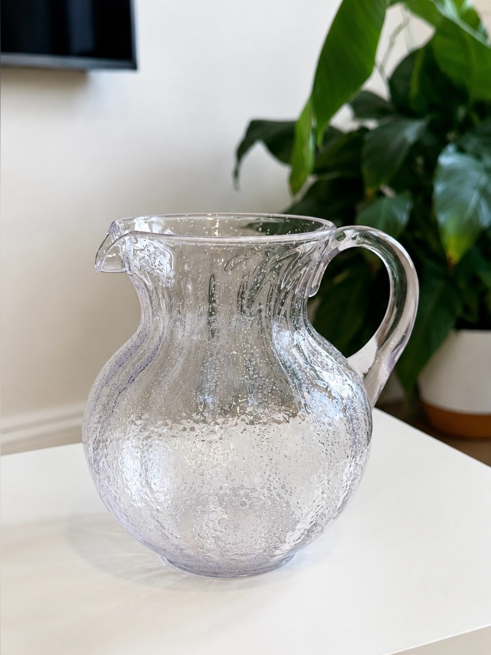 Clear Acrylic  Pitcher Textured Bubble Design Water Juice Serving Jug Handle